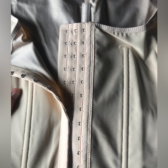 Body Shaper - Picture 4 of 10